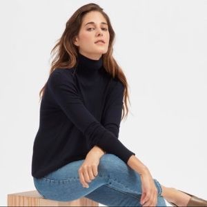 Everlane Women’s Luxe Wool Square Turtleneck- Navy